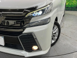 【LEDヘッドライト】悪天候や夜間走行時も良好な視界を確保し安心して運転できる高輝度LEDヘッドライトを装備!点灯速度が早く、消費電力も抑えられています。