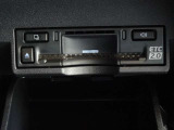 運転席お膝元にETCカード挿入口がございます。