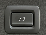 【パワーバックドア】スマートキーや運転席のボタンを押すだけでリアゲートが自動で開閉します!荷物を持っている時や、高い位置にあるバックドアを閉める際に便利な機能です♪