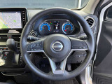 ハンドルには各種スイッチがありますが、運転中でも操作がしやすくなっております。