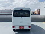 開口部高がわかるバックビュー。ゆとりある荷室が様々なビジネスシーンで大活躍!詳細はスタッフへ!