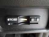 ETC付。高速道路の料金所はキャッシュレスで通過です。サービスエリア等にあるスマートインターの出入口も利用可能でとっても便利。ご納車後すぐにお使い頂けるようセットアップしてのお渡しとなります。