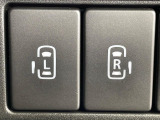 【両側パワースライドドア】スマートキーや運転席のスイッチで後席両側スライドドアの開閉が可能♪電動だから力を入れてドアを開ける必要が無く、小さなお子様でも簡単に開け閉めでき快適です♪
