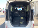 積み下ろしのしやすいデッキにはたっぷりと荷物を積み込んでいただけます。遊びから仕事まで、様々なシーンで頼れます♪