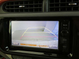 車庫入れの強い味方。後退時の死角をチェックするために便利です。