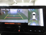 バックモニターは車両を上から見たような映像をナビ画面に表示するパノラミックビューモニター。
