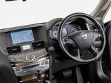 ★使いやすさや安全性を追求したステアリング周り!高級車ゆえにスイッチ類が多いのも特徴ですね!考え尽くされた配置ですぐに使いこなす事が出来ますのでご安心下さい!是非、体感してみて下さい!!