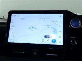 【ディスプレイオーディオ】・・・大型ディスプレイに各種オーディオ機能(AM/FMチューナー、Bluetooth対応)とスマートフォン連携機能を搭載。