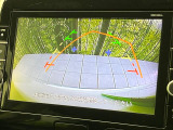 【バックカメラ】駐車時に後方がリアルタイム映像で確認できます。大型商業施設や立体駐車場での駐車時や、夜間のバック時に大活躍!運転スキルに関わらず、今や必須となった装備のひとつです!