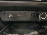 USB電源を装備してます。スマホやタブレットの充電に便利です♪