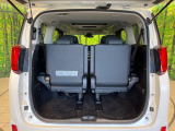 【パワーバックドア】スマートキーや運転席のボタンを押すだけでリアゲートが自動で開閉します!荷物を持っている時や、高い位置にあるバックドアを閉める際に便利な機能です♪