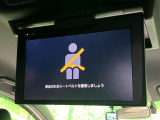 【フリップダウンモニター】大画面モニターで後席でもエンタメをお楽しみいただけます。小さなお子様にも大人気の装備です♪