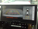 バックガイドモニターで、後方を確認しながら安心して駐車することができます。運転初心者も熟練者も必須の機能ですよ!