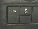 【HondaSENSING】を搭載しております。安全・快適な運転をサポートするためにHondaが独自に開発した6つの機能は事故を予防してドライバーや同乗者、そして歩行者の命を守るために役立つ機能です。