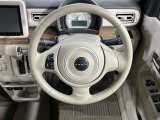 【純正革巻きステアリング】上質な革を使用することで、手にしっかり馴染みとても運転しやすいハンドルです♪