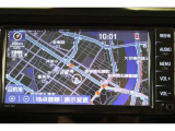 純正7インチSDナビ。CD・SD・電波の弱い環境下でも途切れにくく、受信感度の良いワンセグTV対応です。ナビ連動のETCを搭載しています。利用日や料金の確認がモニターで出来て便利ですよ。
