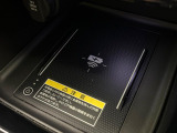 ワイヤレスで充電!対応機器を置くだけで充電ができるのでコードでゴチャゴチャしません♪