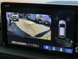 駐車が楽々、バックカメラついてます!ステアリング操作に連動するガイド線付きで駐車しやすいですよ!さらにクリアランスソナー装備、画面表示と音で障害物をお知らせ!