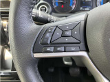 ステアリングスイッチ搭載!ハンドルひとつで手を離さなくても運転中視線をそらさなくても操作が出来て便利です♪