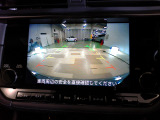 バックカメラの画像です。ガイドラインがスムースな車庫入れをサポートいたします。車庫入れの安心感がアップしますね。