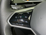Travel Assist。設定した速度を上限に自動で加減速し、一定の車間距離,およ走行レーンを保つことでロングドライブの疲労を軽減します。