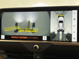フロントカメラは運転席よりも前の視界を確保することで事前に危険を予知し、事故や衝突を防ぎます。