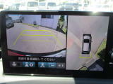 マルチビューカメラで車の周囲を映像で確認できます。駐車場や見通しの悪い交差点などナビ画面に映し出します。