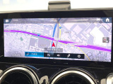 ●純正ナビ:一体感のあるナビは、高級感ある車内を演出してくれます。オーディオ機能も充実しておりますので、運転もより楽しめます♪
