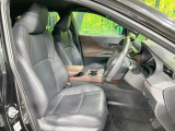 【シートヒーター&ベンチレーション】夏場は涼しい風でお尻や背中の熱やムレを防ぎ、冬はエアコンよりも早く温まってポカポカに!季節を問わず快適に過ごせます。