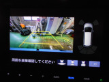 バックカメラの画像です。ガイドラインがスムースな車庫入れをサポートいたします。車庫入れの安心感がアップしますね。