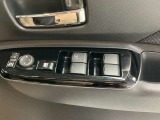 運転席のパワーウインドウ等操作部