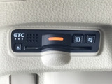 ETC車載器付。ETCが使用可能な道路通行料はキャッシュレスでスマートに走行できます。再セットアップして納車致します。