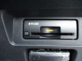 ETC2.0装備♪従来の高速利用料金の収受だけではなく、渋滞回避や安全運転支援といった有益な情報を提供してくれます♪セットアップした状態でご納車いたしますので、面倒な手続きは一切ございません!