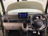 フロントガラスが大きく、ワイドな視界で運転もしやすくなるように、設計されています。