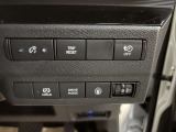 運転席右下のスイッチで各機能の切り替えや操作ができます。