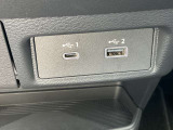 前席USB電源です。