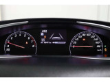 マルチインフォメーションディスプレイ付きのメーターです!エコ運転へ導く多彩な情報を表示してくれます。