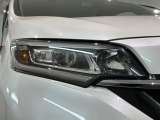 LEDヘッドライトは、点灯の瞬間から最大光量を発揮し、突然暗くなるトンネルなどでの安定感を高めます。