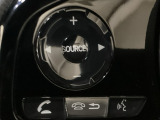 ステアリング左手側にオーディオ関連のコントロールスイッチを配置しています。操作時は視線を逸らすことなく運転に集中できます。