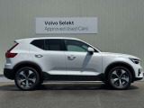 都市を駆け巡る本物のSUVとして、XC40は開発されました。スカンジナビアの独創性と都会的な雰囲気を身にまとった、都市で生活するあなたのために作られた一台です。