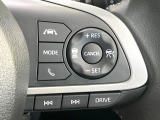 【レーダークルーズコントロール】高速道路での長距離走行が楽に!!自動で速度を保つクルーズコントロールが、衝突軽減システムと連携し、前方の車両を感知して車間を保つように速度調節してくれます!!