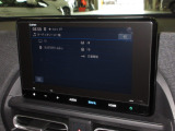 ナビゲーションは純正8インチコネクトナビ(LXM-245ZFEi)を装着しております。AM、FM、Bluetooth、フルセグTVがご使用いただけます。初めて訪れた場所でも安心ですね!