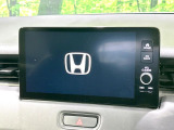【純正9型ナビ】人気の純正ナビを装備しております。ナビの使いやすさはもちろん、オーディオ機能も充実!キャンプや旅行はもちろん、通勤や買い物など普段のドライブも楽しくなるはず♪