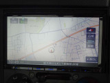 【ナビ】メモリーナビ(MDV-D 408BT ケンウッド)付きです。目的地を設定すれば初めての場所でも簡単に行くことができます。もちろん音楽だって聴けちゃいます♪