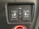【両側パワースライドドア】両側がパワースライドドアになっており、運転席のスイッチやスマートキーでも開閉が可能です!開口部も広いので乗り降りも楽々♪