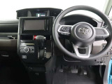 見通しのよいすっきりとした視界で、誰でも運転しやすいです。運転のしやすさは疲れにくさにも繋がりますよ♪