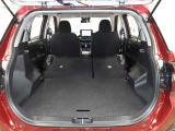 リヤシートを両方倒せば大きな荷物も車載可能です♪
