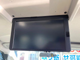 【フリップダウンモニター】大画面モニターで後席でもエンタメをお楽しみいただけます。小さなお子様にも大人気の装備です♪