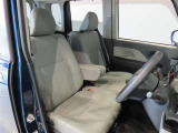 運転しやすさを追求した開放的なドライバーズスペース!