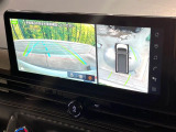 【アラウンドビューモニター】専用のカメラにより、上から見下ろしたような視点で360度クルマの周囲を確認することができます☆縦列駐車や幅寄せ時に活躍してくれます♪